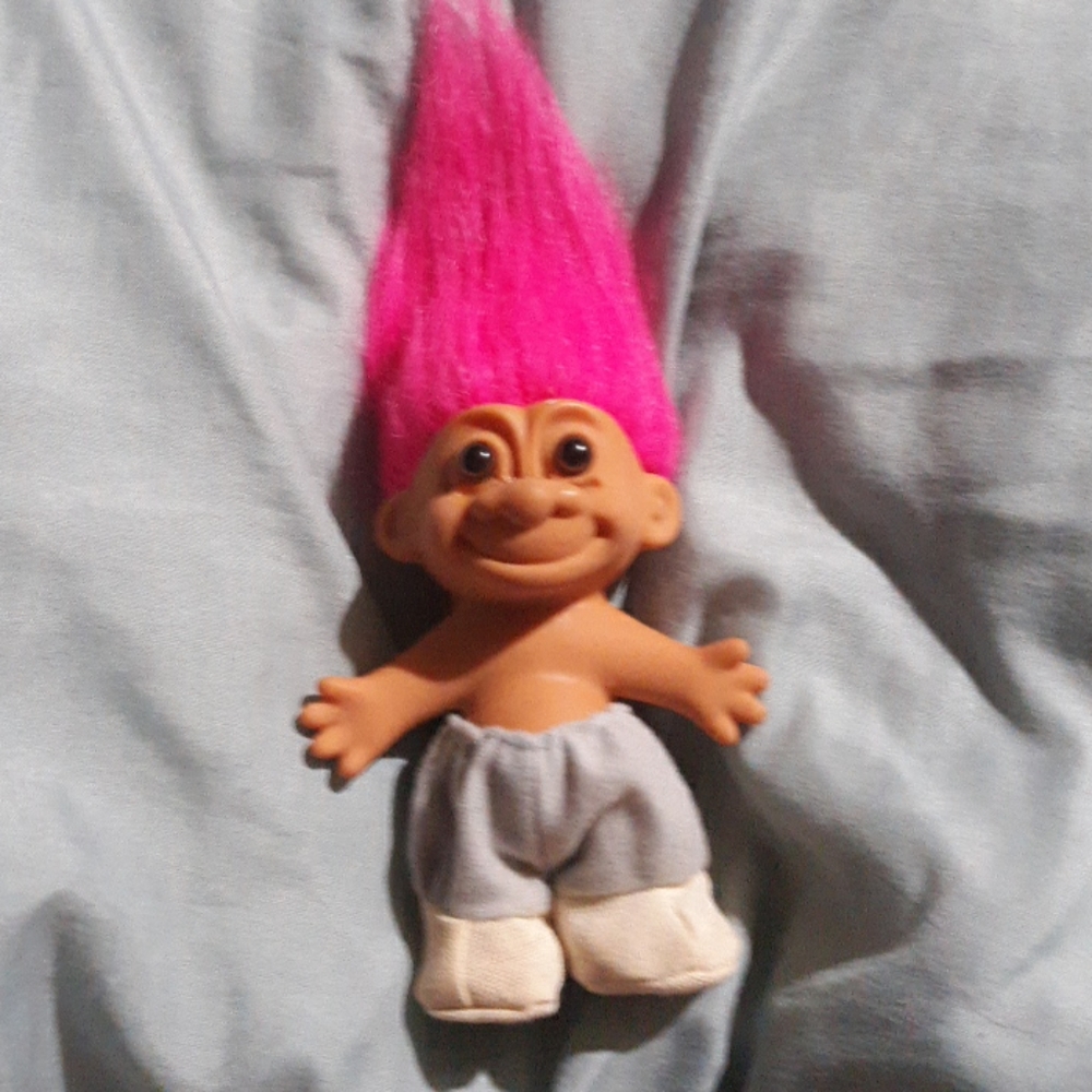 Russ troll pink hair